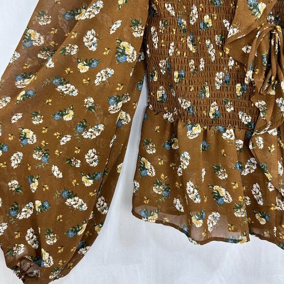ASTR the Label Brown Ditsy Floral Ruffle Long Sleeve Smocked Top NWT Size Small - Picture 3 of 9